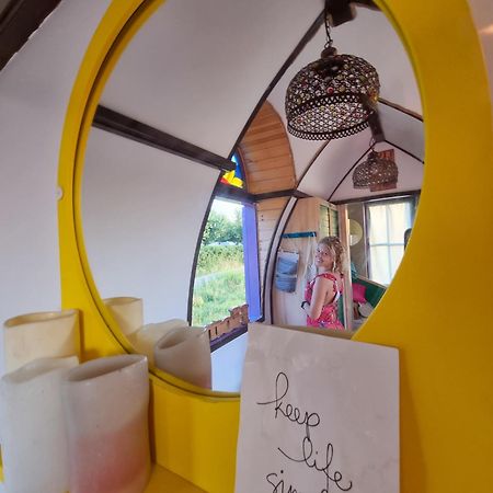 Central Tiny Houses Boekarest Buitenkant foto