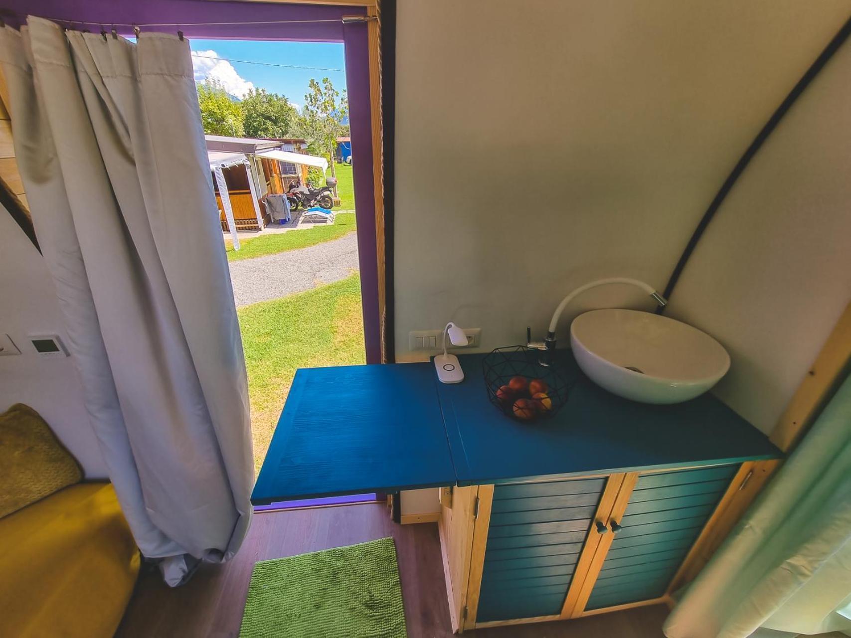 Central Tiny Houses Boekarest Buitenkant foto